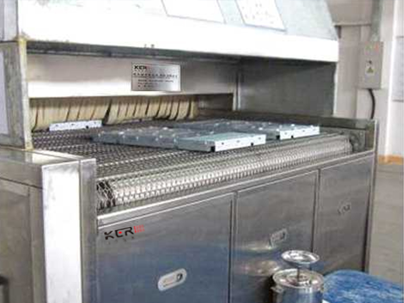 全自動超聲波噴淋清洗機如何將產(chǎn)品清洗干凈的？